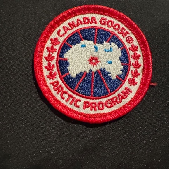 COPY - Canada Goose Women's Lorette Coat, size S/P in black - Picture 3 of 12